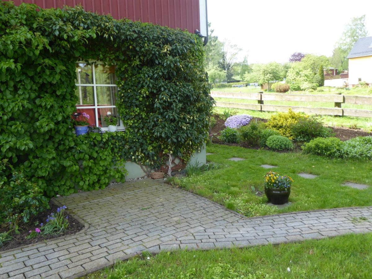 Basislager Hohnstein - Familie Loesel Appartement Ehrenberg  Buitenkant foto